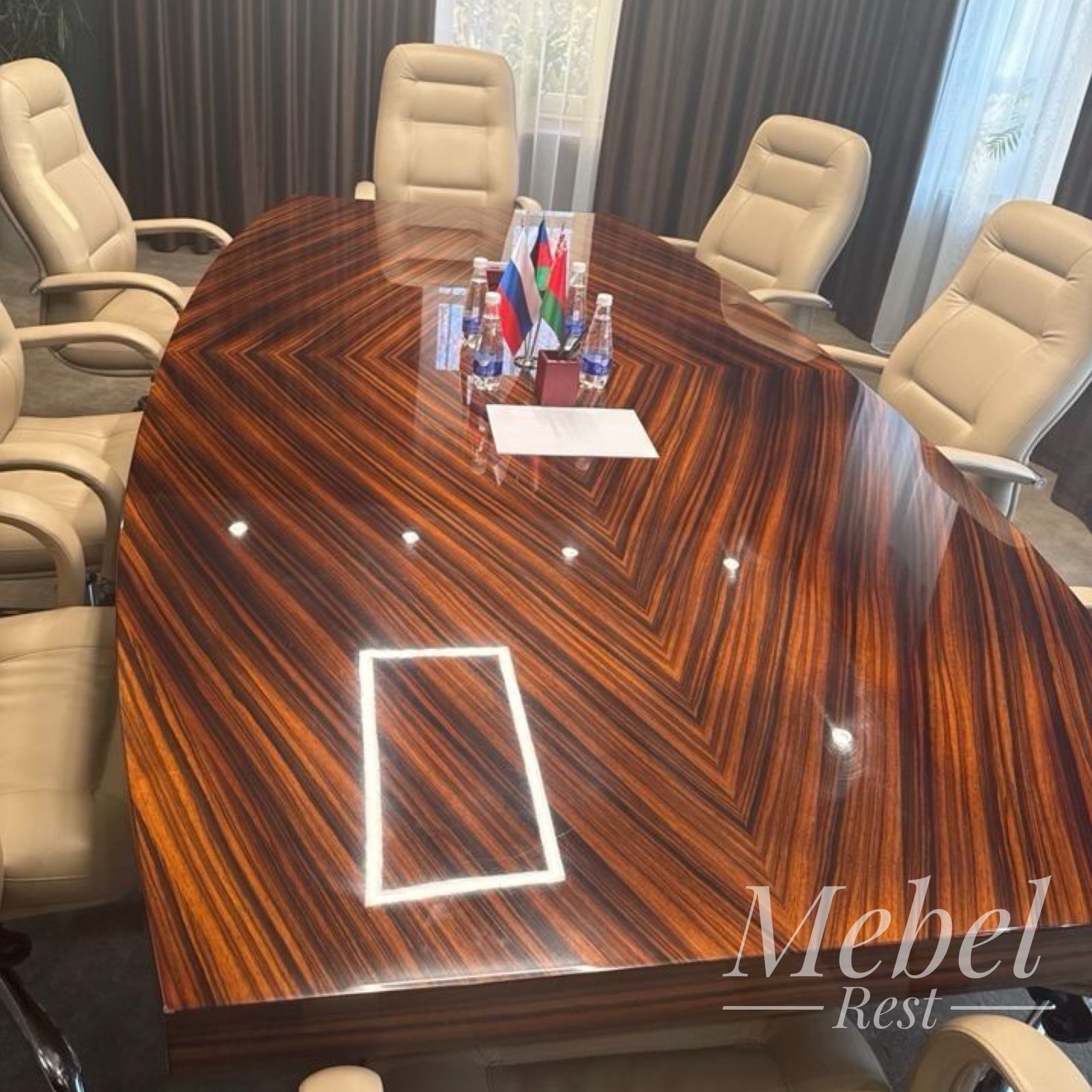 glyancevyj-bolshoj-stol