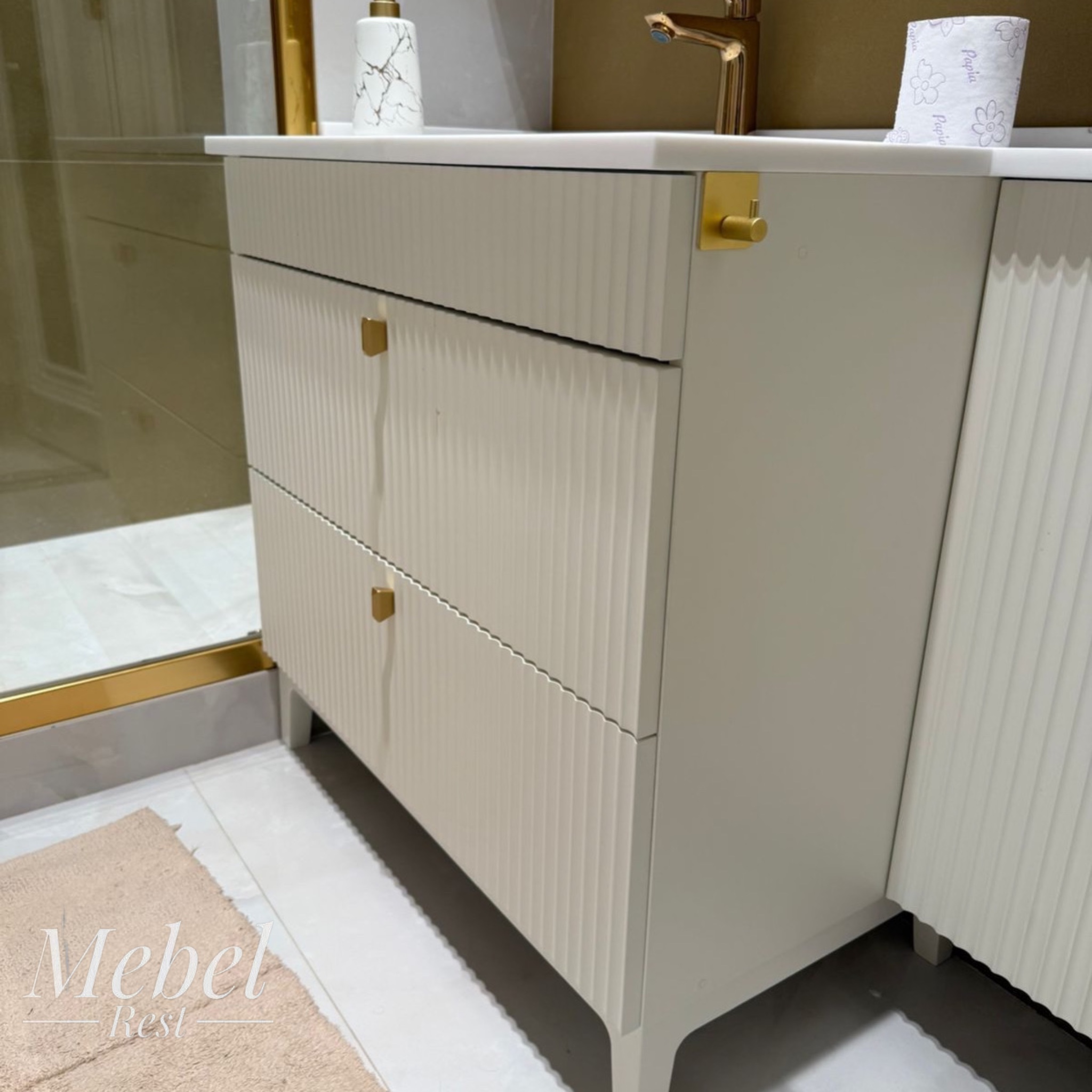 restavraciya-povrezhdenij-derevyannoj-chasti-umyvalnika