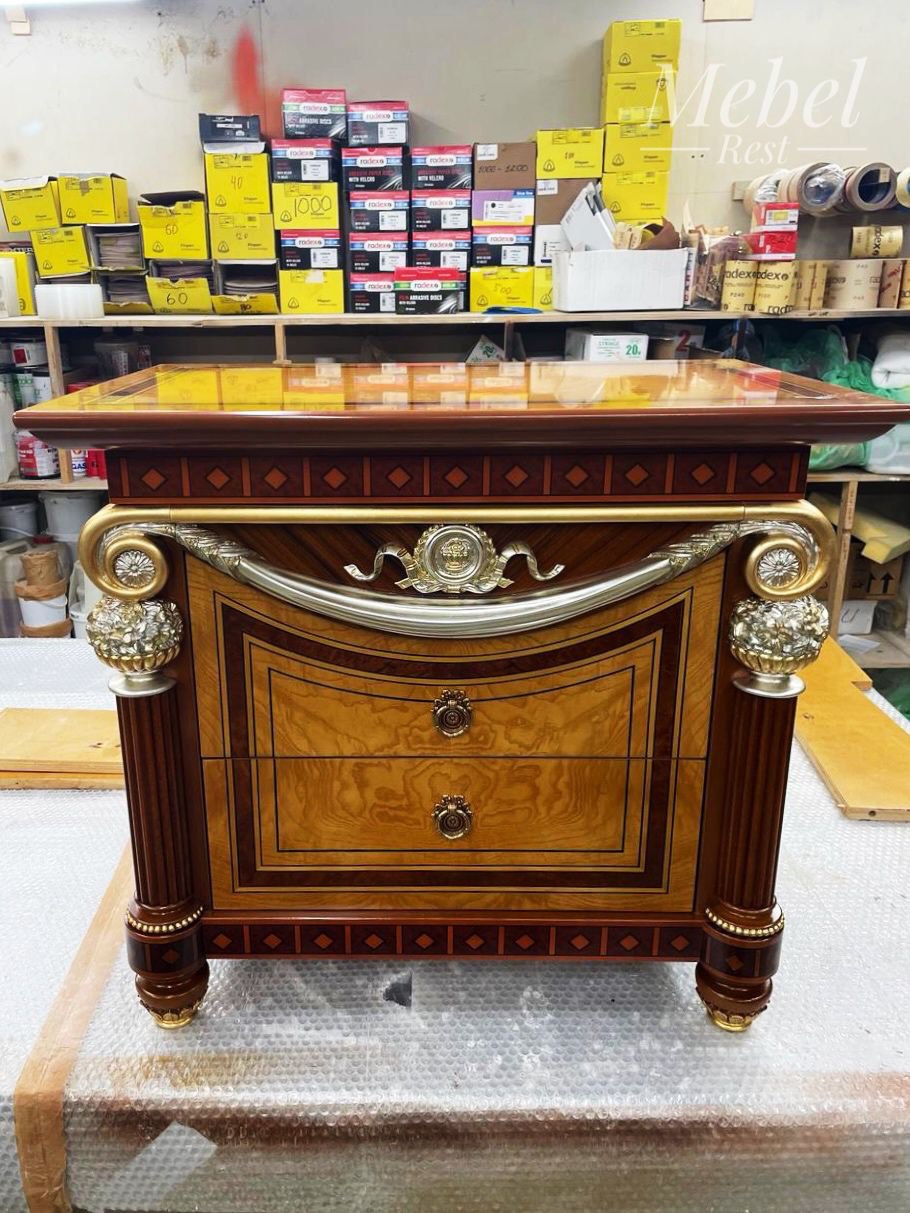 novoe-pokrytie-dlya-prikrovatnoj-tumby